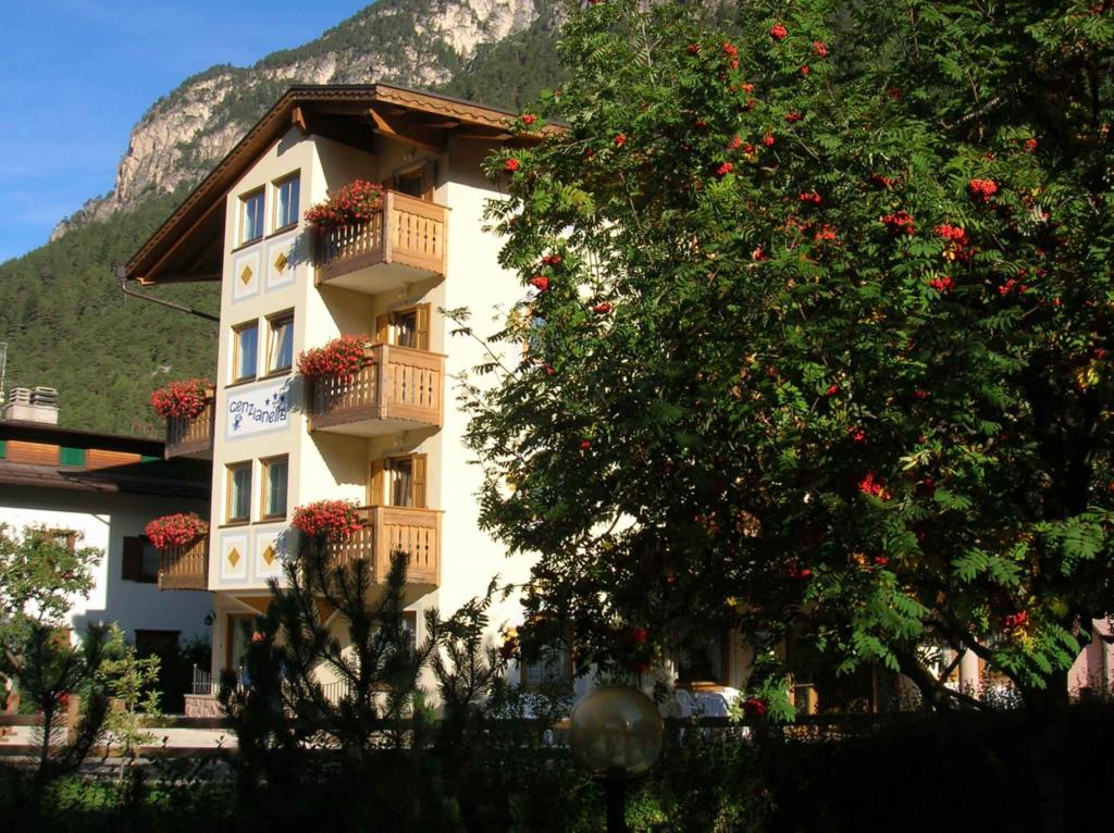 Parkplatz Hotel Genzianella Val di Fiemme Trentino