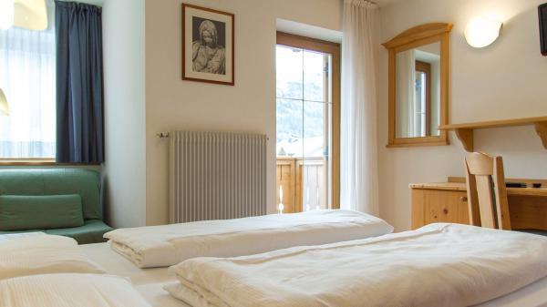 Camera-comfort-Hotel-Genzianella-Ziano-di-Fiemme-Trentino- 1